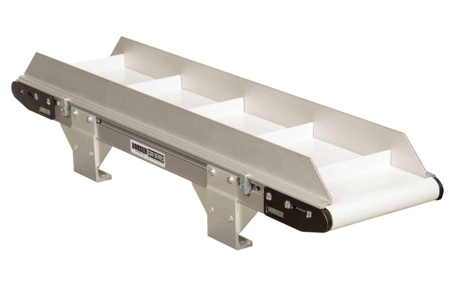 Cleated belt conveyor with end drive