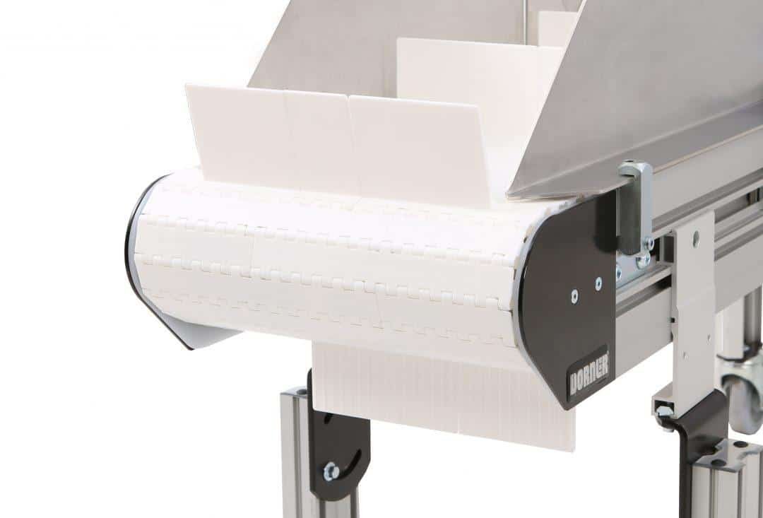 3200 straight modular cleated belt conveyor with high cleating