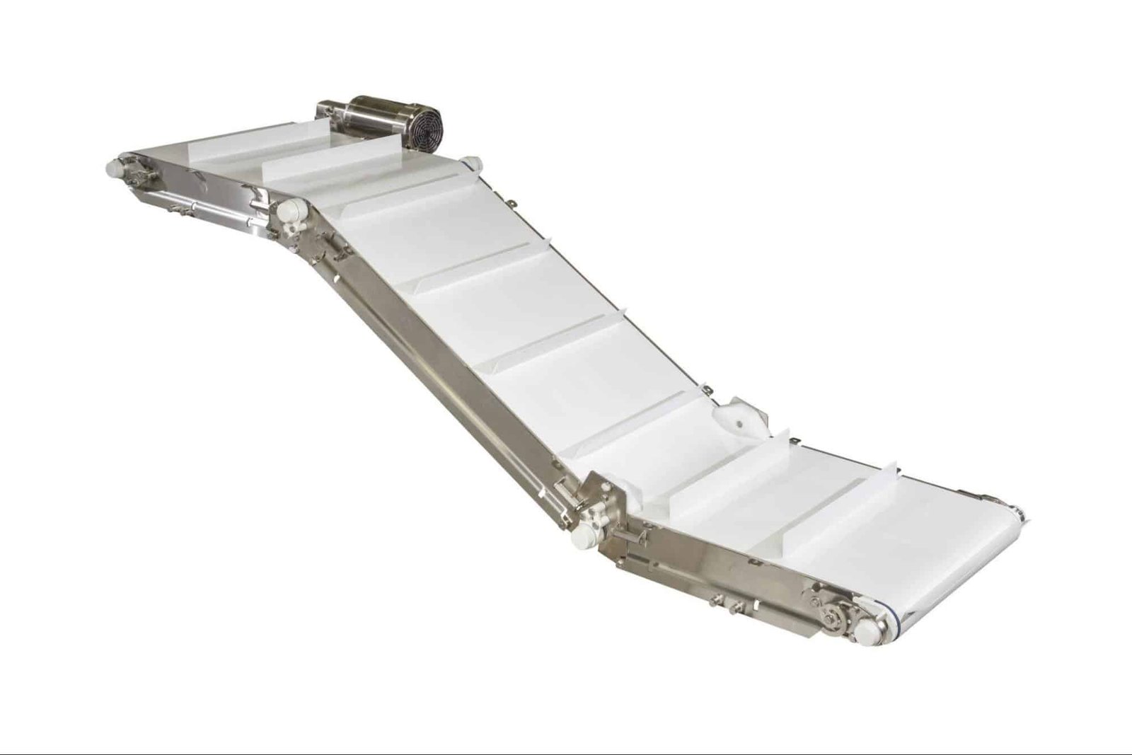 LPZ Z-frame conveyor with cleated belt on an incline
