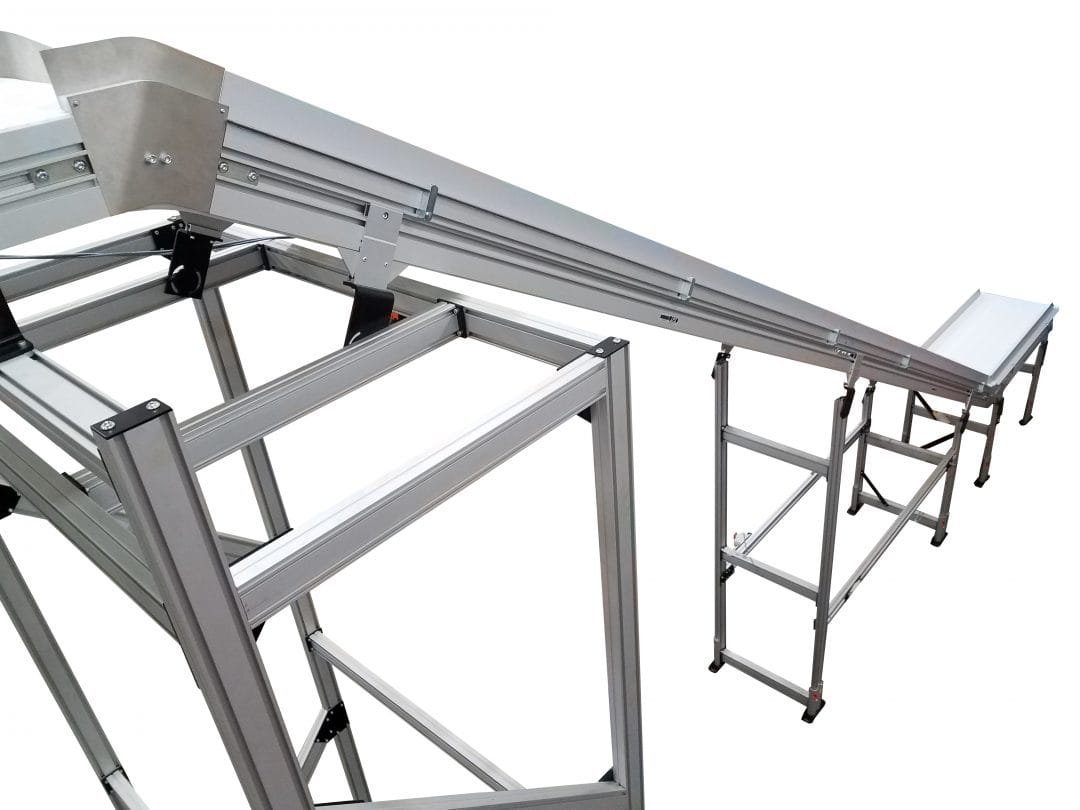 Incline conveyor for elevation and line egress