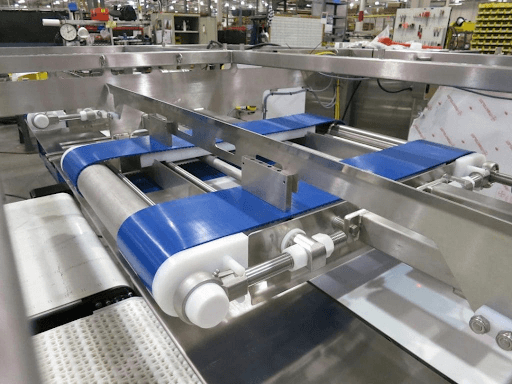 Compact indexing conveyor belt