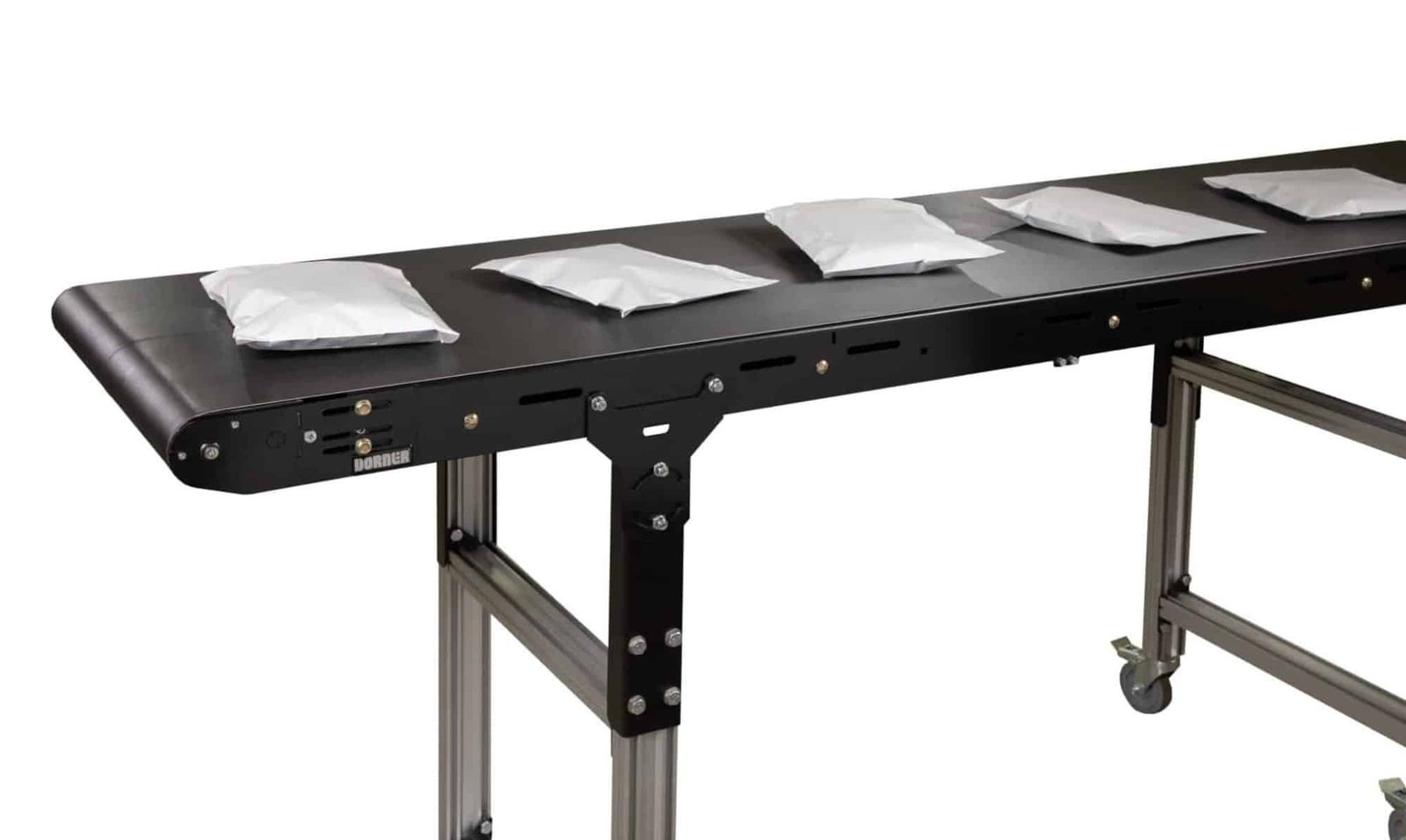 Inline print and apply labeling conveyor