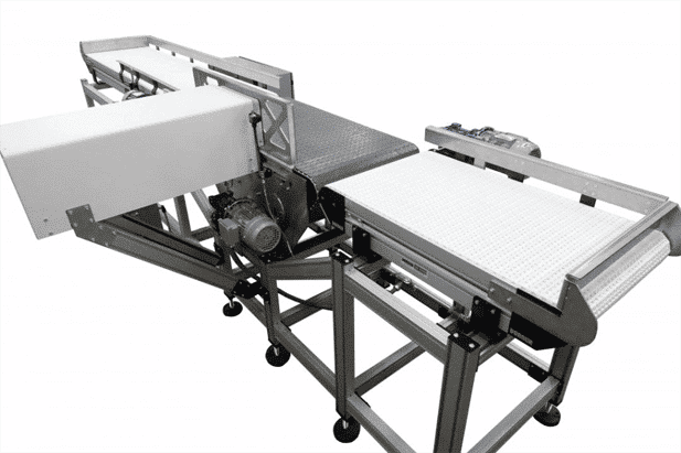 Product pusher merge conveyor