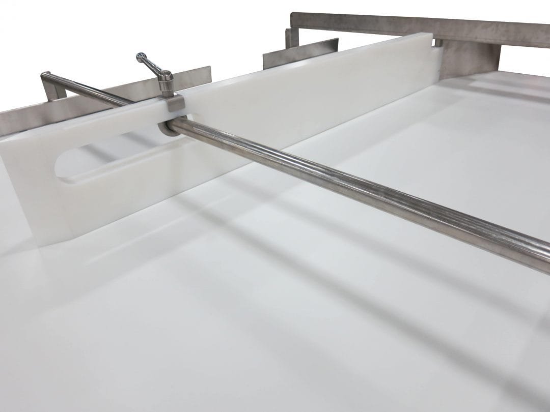 Product routing conveyor arrangement