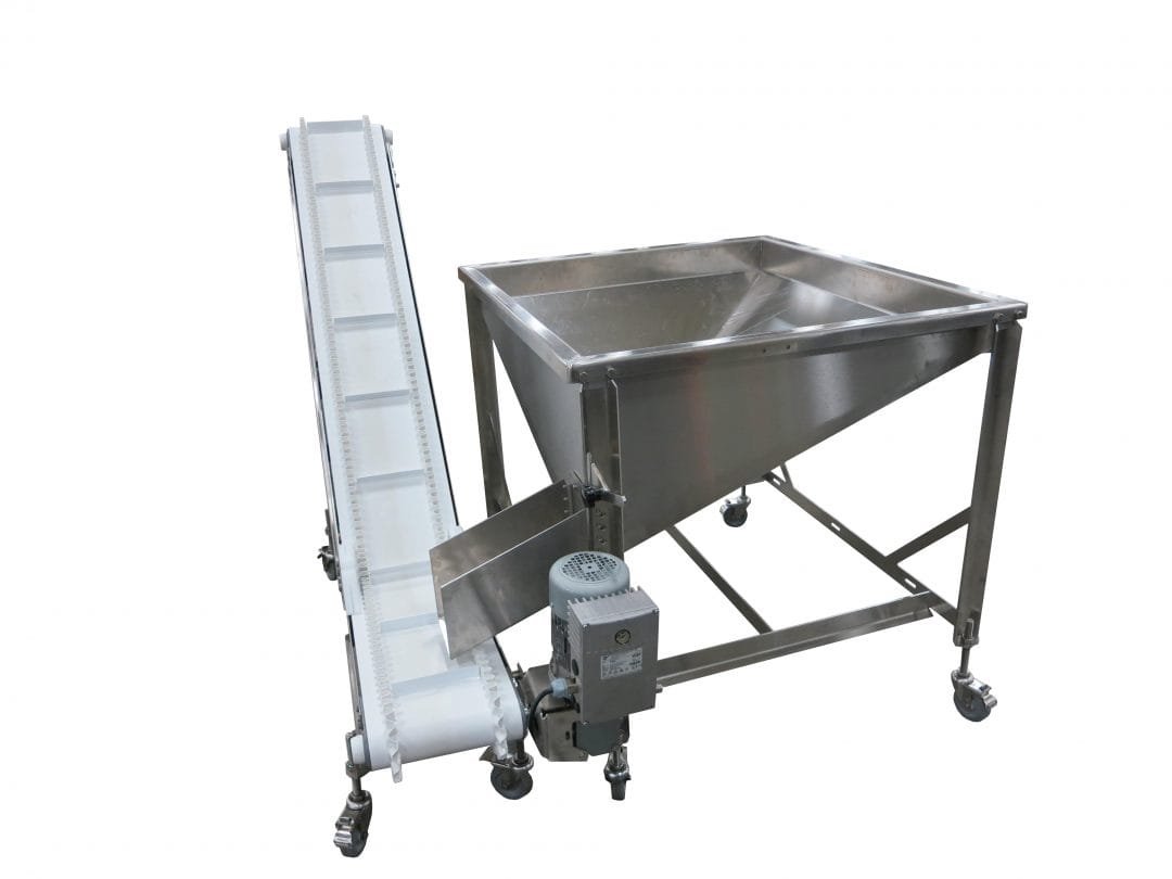 Conveyor chute and hopper